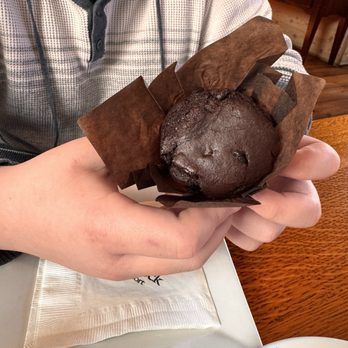 Red Rooster Restaurant - Double chocolate muffin - New American Near Me - Woodstock, Vermont Red Rooster Restaurant - Double chocolate muffin - New American Near Me - Woodstock, Vermont