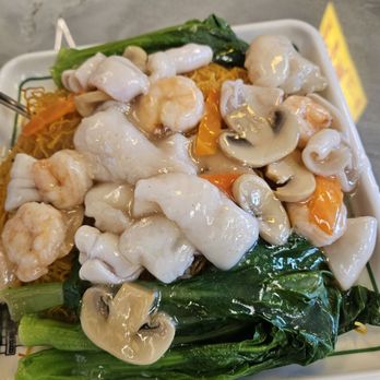 Hong Kong Cafe - Seafood chowmein - Hong Kong Style Cafe Near Me - Rowland Hts, California