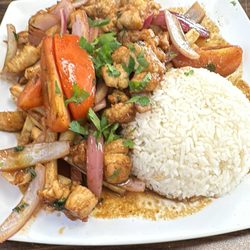 Señor Pollo - Lomo saltado de pollo