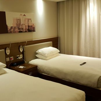 Hampton By Hilton London Waterloo - Twin room 721 - Hotels Near Me - London, XGL Hampton By Hilton London Waterloo - Twin room 721 - Hotels Near Me - London, XGL