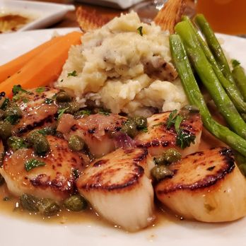 Caffe Rustica - scallops, asparagus, and carrots - Italian Near Me - Lake Placid, New York