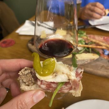Gargalou Bordeaux - Charcuterie sandwich paired with a local Boudreaux red. - Bars Near Me - Bordeaux, 33 Gargalou Bordeaux - Charcuterie sandwich paired with a local Boudreaux red. - Bars Near Me - Bordeaux, 33