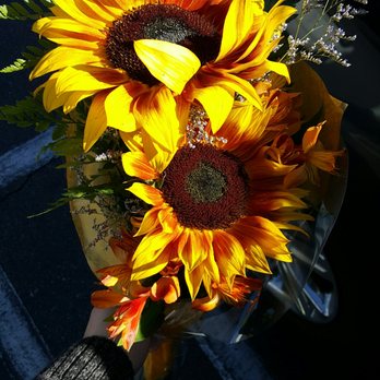 Above The Stem - Florists Near Me - Redlands, California