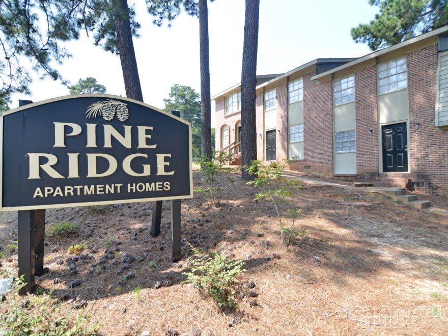 PINE RIDGE APARTMENTS 1968 Clinton Rd, Macon, Apartments