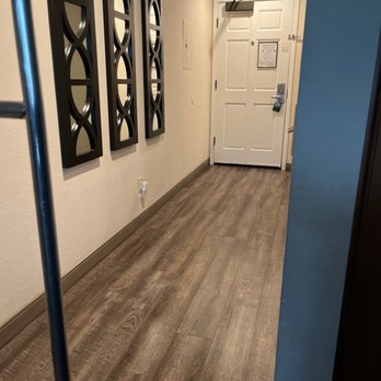 San Clemente Cove Resort - Average looking hallway . - Hotels Near Me - San Clemente, California