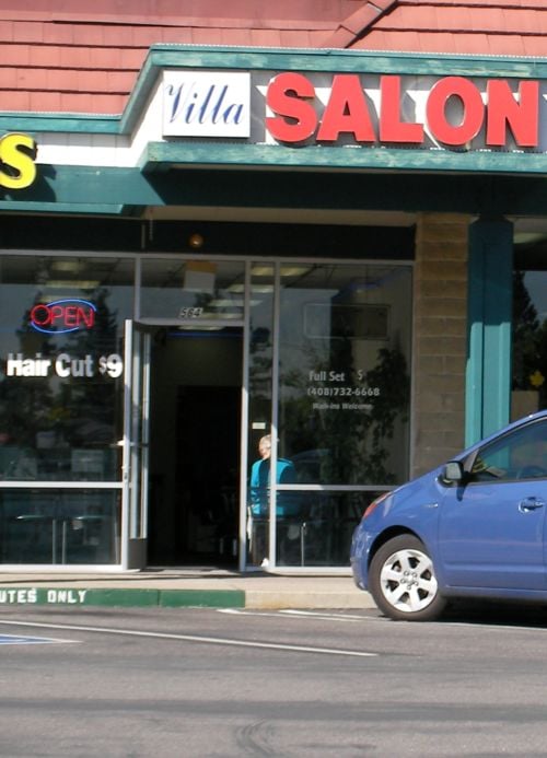Villa Salon Logo