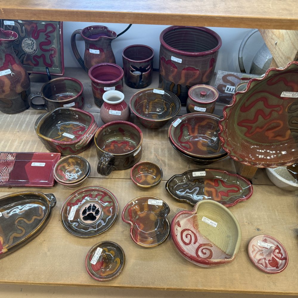 Mississippi Mud Pottery - Multiple Pieces - Arts & Crafts Near Me - Alton, Illinois Mississippi Mud Pottery - Multiple Pieces - Arts & Crafts Near Me - Alton, Illinois