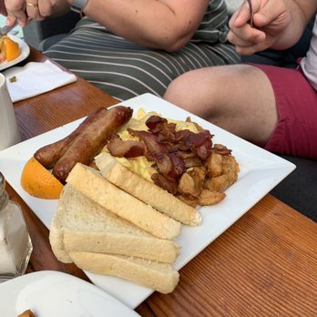Flying Beaver Bar - Pubs Near Me - Richmond, British Columbia