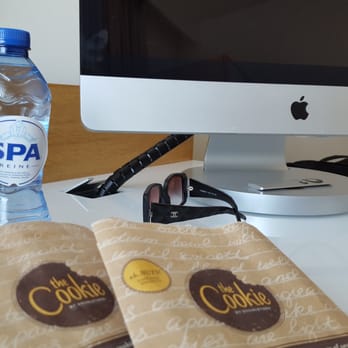 DoubleTree by Hilton Amsterdam Centraal Station - The simple things that makes me smile: chocolate chip cookies, complementary water, and Apple tv! :) - Hotels Near Me - Amsterdam, New Hampshire