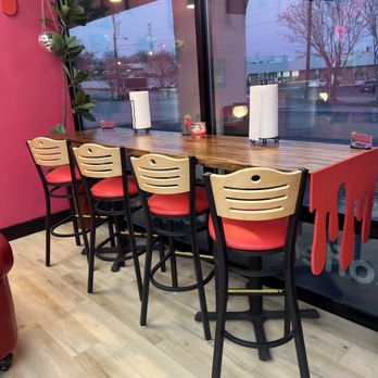 Drizzle - Window seats - Coffee & Tea Near Me - Greensboro, North Carolina