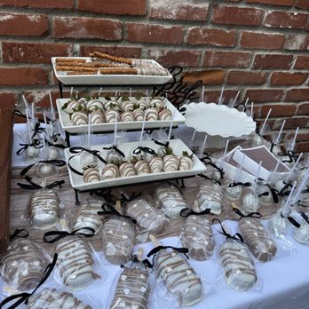 Terra Bakes - Cake pops, cake popsicles, chocolate covered strawberries, and chocolate covered pretzels for a wedding shower - Cupcakes Near Me
