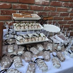 Terra Bakes - Cake pops, cake popsicles, chocolate covered strawberries, and chocolate covered pretzels for a wedding shower