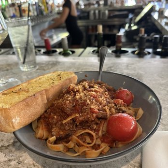 Moxies - Prime Rib Bolognese - Lounges Near Me - Miami, Florida Moxies - Prime Rib Bolognese - Lounges Near Me - Miami, Florida
