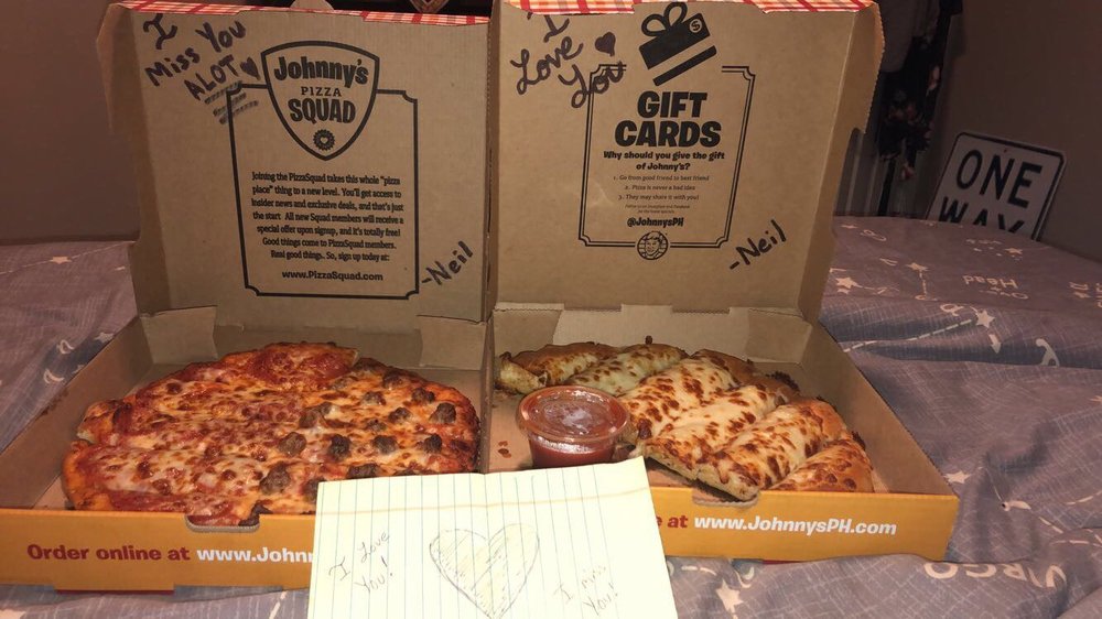 JOHNNY’S PIZZA HOUSE - Updated May 2024 - 94 Photos & 14 Reviews - 517