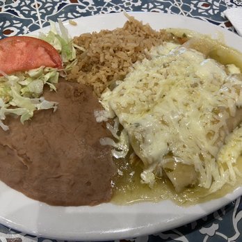 Camila's Mexican Restaurant - Enchiladas Verde plate - Mexican Near Me - San Antonio, Texas Camila's Mexican Restaurant - Enchiladas Verde plate - Mexican Near Me - San Antonio, Texas