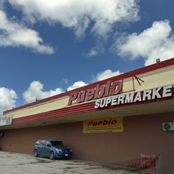 Pueblo Supermarkets Le Reine