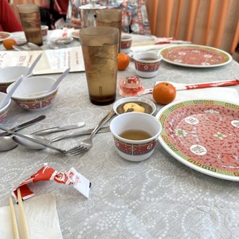 Duk Kee Chinese Restaurant - Table setting - Cantonese Near Me - Honolulu, Hawaii Duk Kee Chinese Restaurant - Table setting - Cantonese Near Me - Honolulu, Hawaii