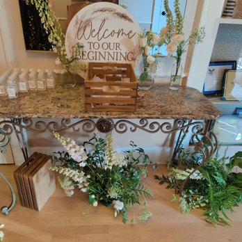 La Crescenta Woman's Club - Foyer Decor - Venues & Event Spaces Near Me - La Crescenta, California