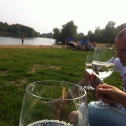 See Hinterm Horn - Bisschen Sonne mit einem Wein genießen