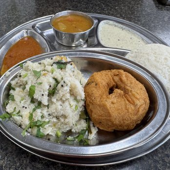 Madurai Idli Kadai - Half Uppuma, Idli, and Vada Combo - Indian Near Me - Sunnyvale, California Madurai Idli Kadai - Half Uppuma, Idli, and Vada Combo - Indian Near Me - Sunnyvale, California