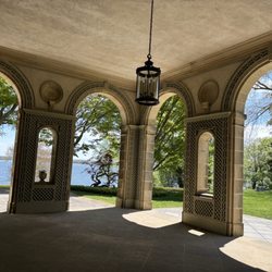 Glen Manor House