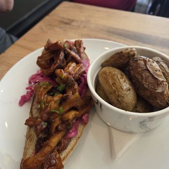 Yardbird - Cocktail Bars Near Me - Bowmanville, Ontario