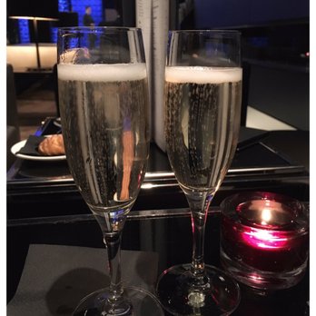 Primo Bar - prosecco - Bars Near Me - London, XGL Primo Bar - prosecco - Bars Near Me - London, XGL
