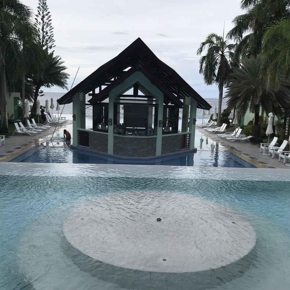Acuatico Beach Resort - Pool bar - Resorts Near Me - San Juan, BTG