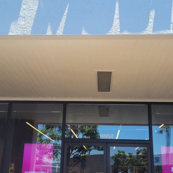 T-Mobile Experience Store - Mobile Phones Near Me - Cypress, California