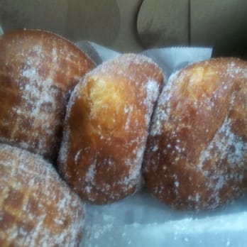 Leonard's Bakery - Some fresh malasadas. - Bakeries Near Me - Honolulu, Hawaii Leonard's Bakery - Some fresh malasadas. - Bakeries Near Me - Honolulu, Hawaii