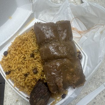 El Bajareque Restaurant - Pastele & Aroz con Gondules - Latin American Near Me - Miami, Florida El Bajareque Restaurant - Pastele & Aroz con Gondules - Latin American Near Me - Miami, Florida
