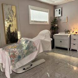 Glow Eyesthetics - Our one of many beautiful treatment rooms.