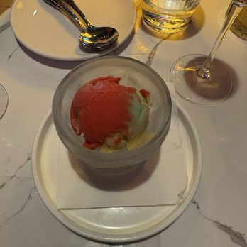 Mia Restaurant & Bar - Sorbet ice cream - Italian Near Me - Roseville, California