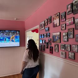 Granny’s Shaved Ice - TV area where you can wait to pick up order
