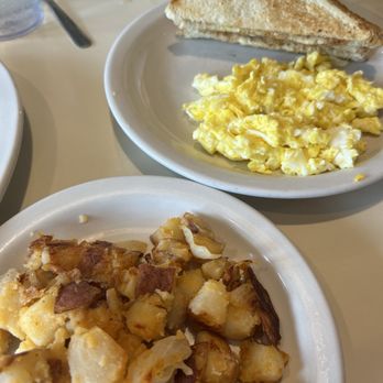 College Park Diner - Eggs and toast, home fries - Diners Near Me - College Park, Maryland College Park Diner - Eggs and toast, home fries - Diners Near Me - College Park, Maryland