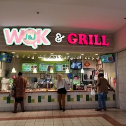 J and J Bbq and Grill - Storefront in the mall food court = not BBQ