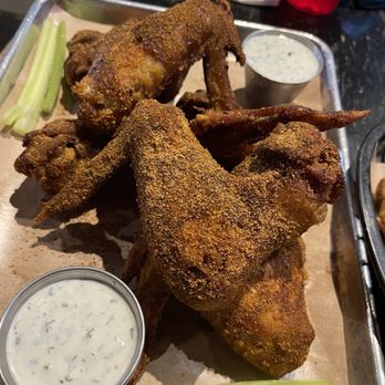 Bludso's BBQ - Jumbo smoke chicken wings with dry rub. - Barbeque Near Me - Los Angeles, California Bludso's BBQ - Jumbo smoke chicken wings with dry rub. - Barbeque Near Me - Los Angeles, California