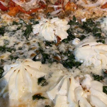 J. Dolan's - Spinach and Garlic Pizza - Pizza Near Me - Honolulu, Hawaii