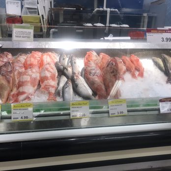 T&T Supermarket - Fish counter - International Grocery Near Me - Calgary, Alberta