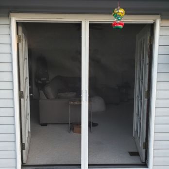 Affordable Window Screens - Double Retractable. - Shades & Blinds Near Me - Palm Desert, California Affordable Window Screens - Double Retractable. - Shades & Blinds Near Me - Palm Desert, California