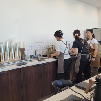 Van Dyke Coffee - Counter - Coffee & Tea Near Me - Los Angeles, California Van Dyke Coffee - Counter - Coffee & Tea Near Me - Los Angeles, California