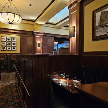 Metropolitan Grill - Interior - American Near Me - Seattle, Washington Metropolitan Grill - Interior - American Near Me - Seattle, Washington
