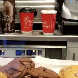 Ben's Cookies - Hot chocolates with marshmallows and whipped cream