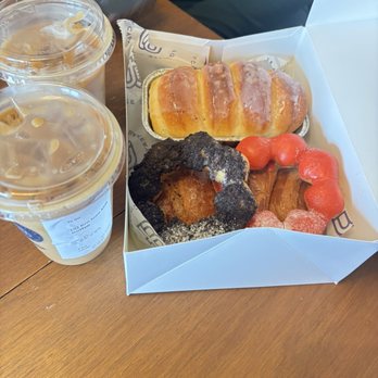 Paris Baguette - Sticky milk bread, croissant, mochi donuts, and milky coffee - Bakeries Near Me - Albuquerque, New Mexico Paris Baguette - Sticky milk bread, croissant, mochi donuts, and milky coffee - Bakeries Near Me - Albuquerque, New Mexico