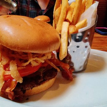 Cheddar's Scratch Kitchen - Smokehouse burger and fries - American Near Me - Aurora, Colorado