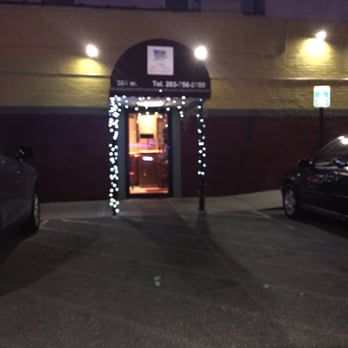 Via Al Paraiso - Entrance - Spanish Near Me - Waterbury, Connecticut
