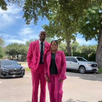Charleston's - Hubby and I making an impromptu lunch stop after a funeral - American Near Me - Fort Worth, Texas