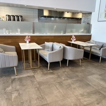 Tsaocaa - Richmond - seating and counter area - Bubble Tea Near Me - Richmond, Virginia