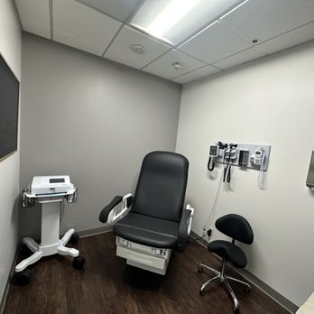 Alpha Hormones - Medical Exam Room - Weight Loss Centers Near Me - Pasadena, California Alpha Hormones - Medical Exam Room - Weight Loss Centers Near Me - Pasadena, California