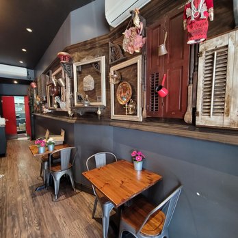 Coco Thai - the interior of a restaurant - Thai Near Me - Brooklyn, New York Coco Thai - the interior of a restaurant - Thai Near Me - Brooklyn, New York